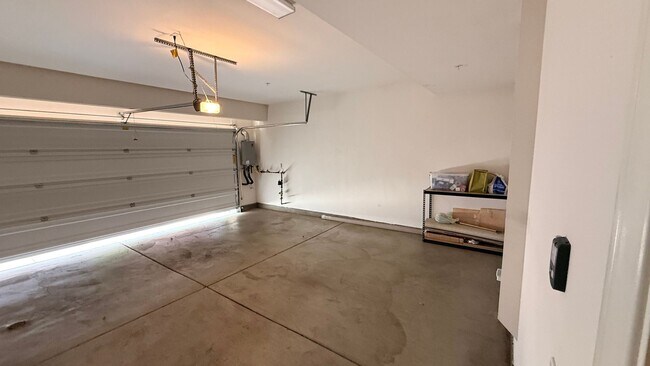 Building Photo - 44055 Calle Luz