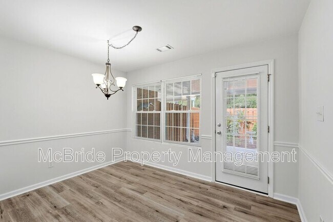 Building Photo - 678 Kensington Ct SE