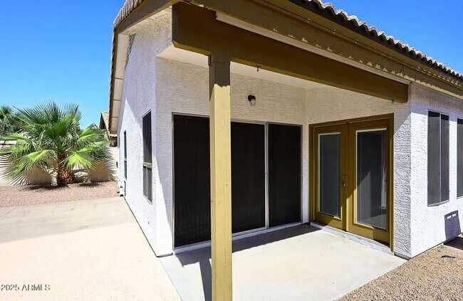 Building Photo - 4331 E Siesta Ln