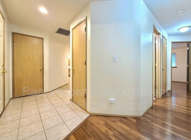 Building Photo - 5953 Grove St