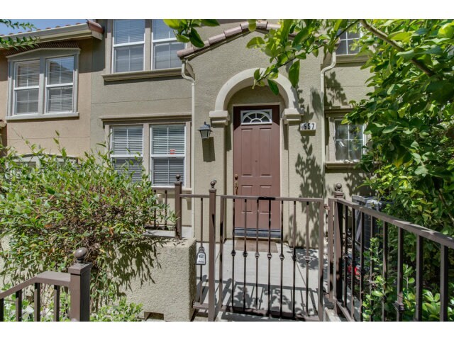 Building Photo - 557 Adeline Ave