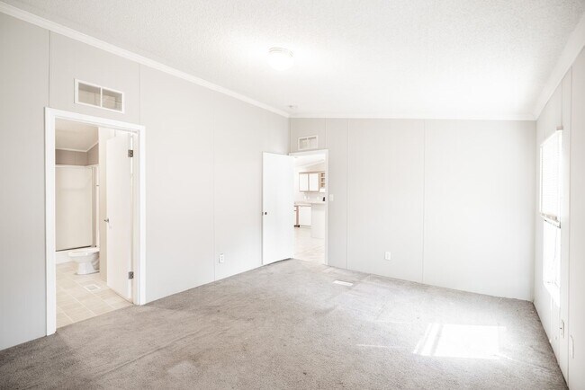 Building Photo - 30820 Peaches Way