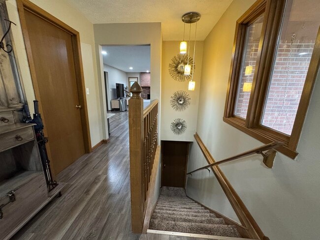 Building Photo - 5855 Thatcher Dr
