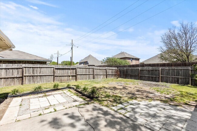 Building Photo - 5310 Vagas Dr