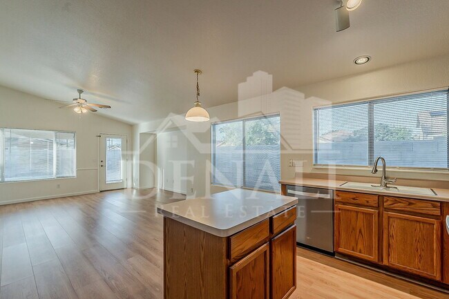 Building Photo - 3980 E Pinon Ct