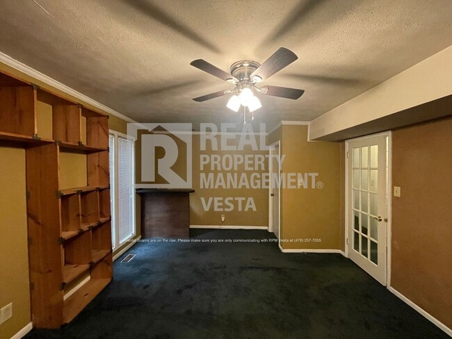 Building Photo - 5081 Idleway Dr