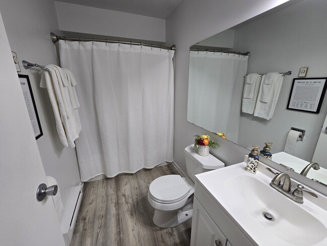 Bathroom - 507 Sunridge Dr