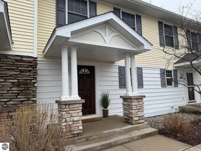 Building Photo - 1495 Newport St