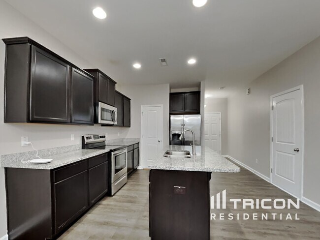 Building Photo - 144 Yadkin St