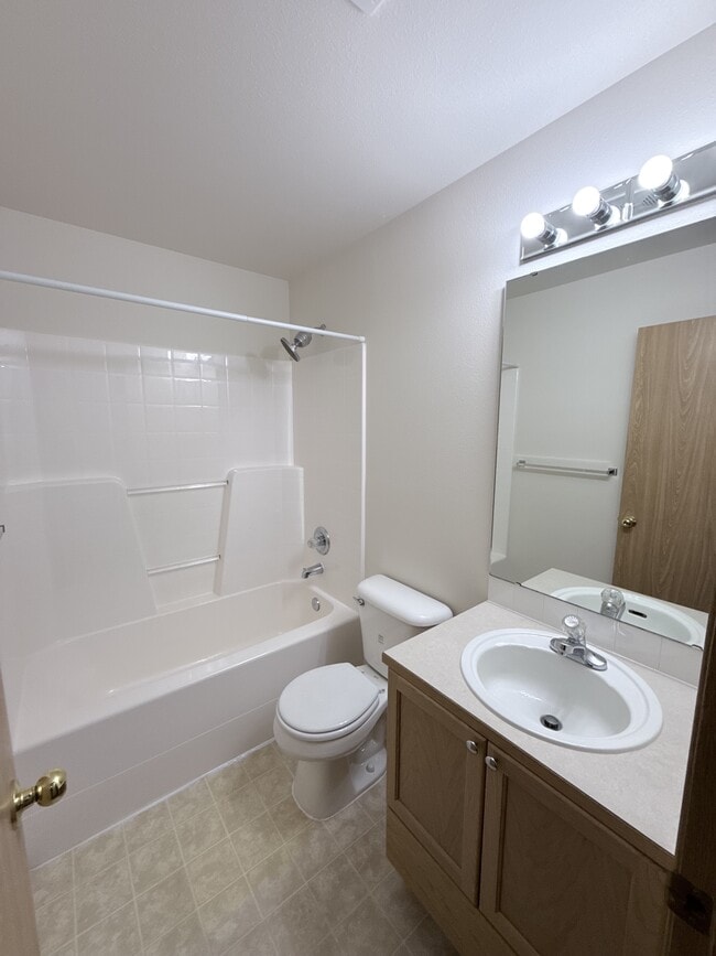 Building Photo - 414 91st Ave SE