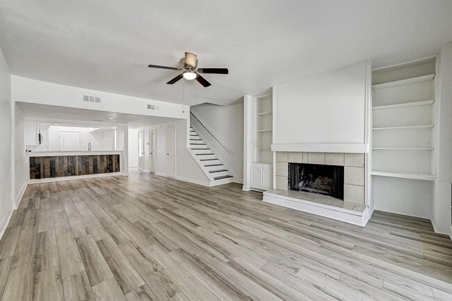 Building Photo - 2022 Lakewood Ct