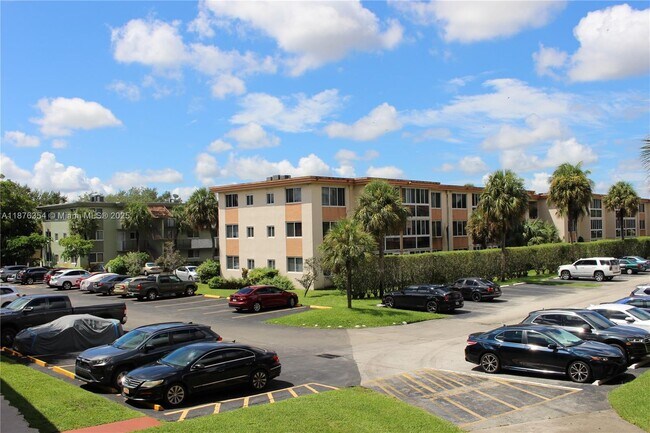 Building Photo - 1080 Del Lago Cir