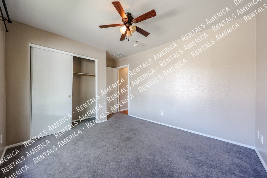 Building Photo - 9714 W Heber Rd