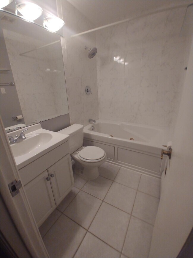 Bathroom - 2371 Unity Ave N