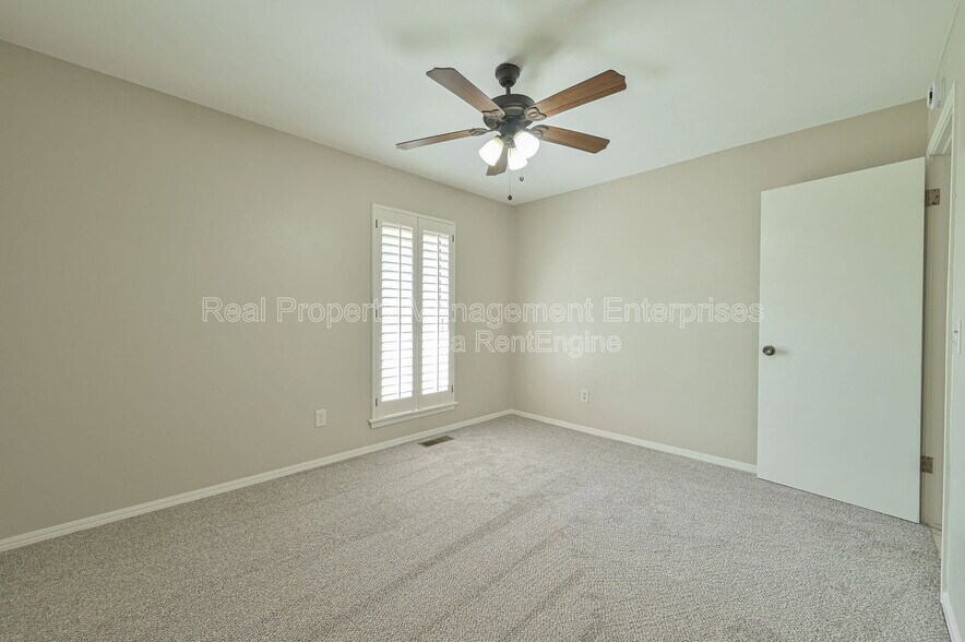Building Photo - 7016 Stonycreek Dr