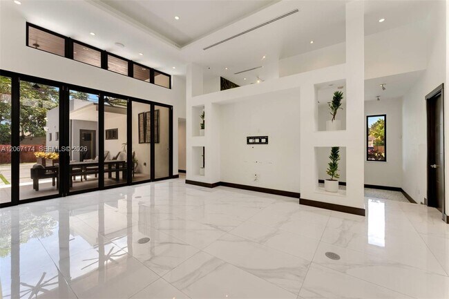 Building Photo - 15315 SW 84th Ave