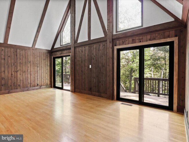 Building Photo - 11713 Henderson Rd