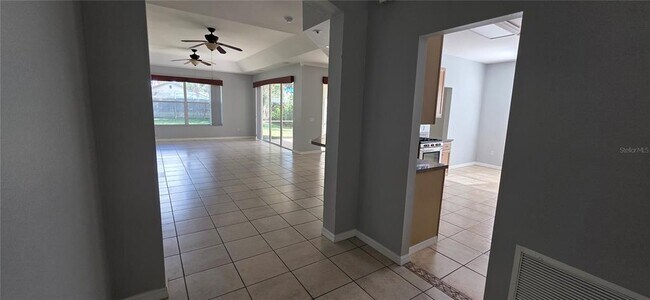 Building Photo - 1305 Lakehurst Way