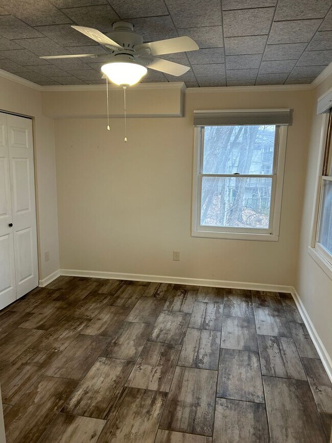 Building Photo - Montreat Rental-Lower Level Apartment! **Utilites included!