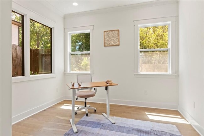 Building Photo - 205 Whitefoord Ave NE