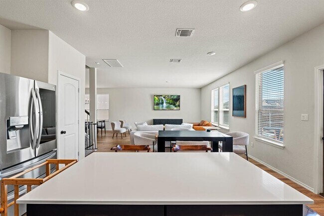 Building Photo - 324 Black Alder St