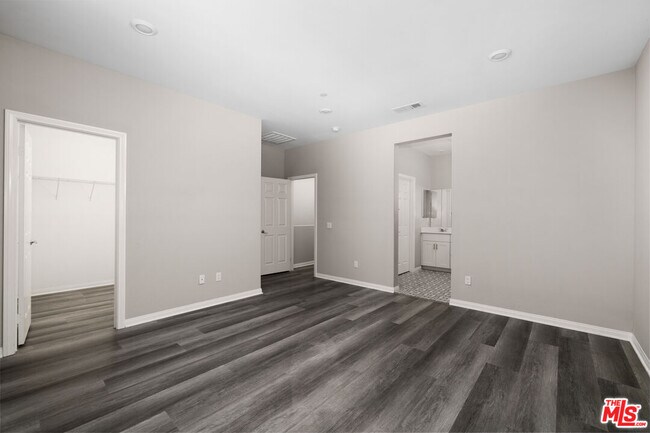 Building Photo - 757 Daniel Freeman Cir