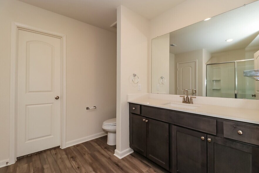 Building Photo - 9620 Sierra Grande Dr