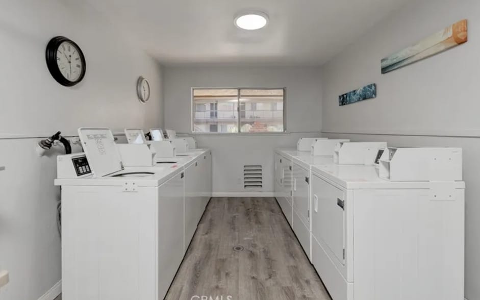 Building Photo - 4633 Marine Ave