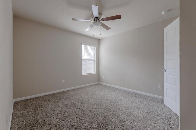 Building Photo - 3035 Selhurst St