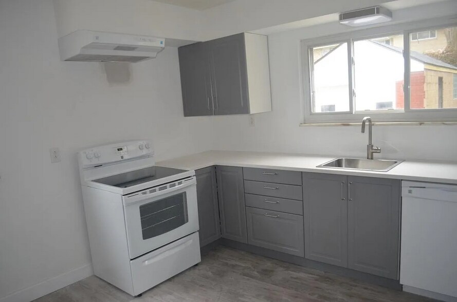 Kitchen - 5508 Margaretta St