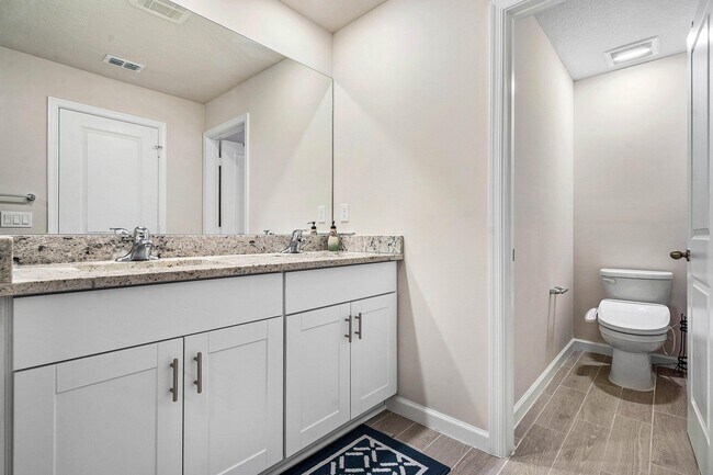 Building Photo - 5623 Enclave Dr