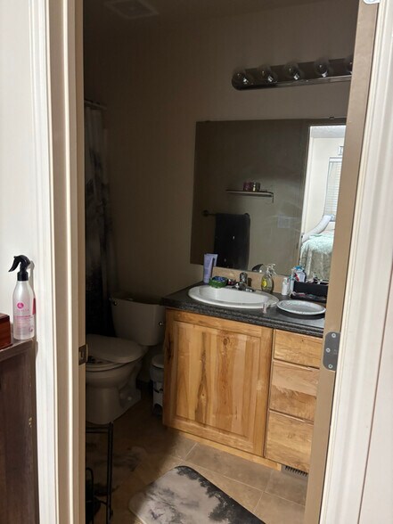 Building Photo - 593 N 50 E