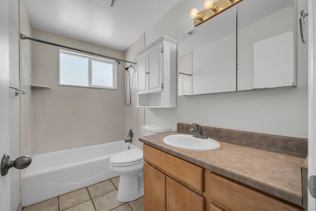 Building Photo - Cottonwood Heights