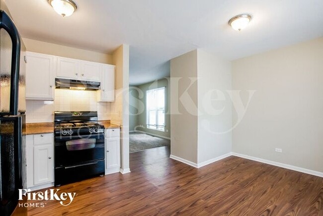 Building Photo - 319 Fairlawn Dr
