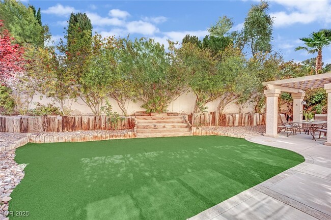 Building Photo - 2705 Meander