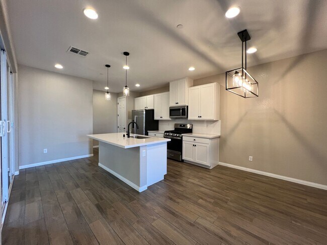 Building Photo - 534 Celebratory Pl