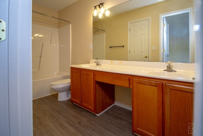 Building Photo - Townhome in 28273