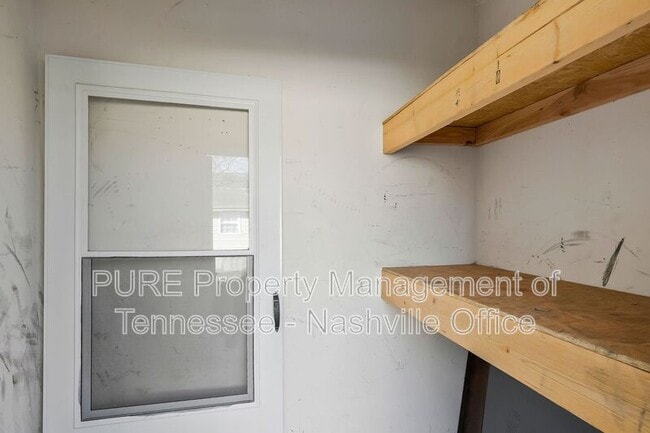 Building Photo - 215C Prince Ave