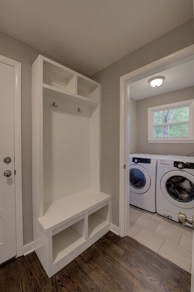 Building Photo - 4413 N Grand Ave