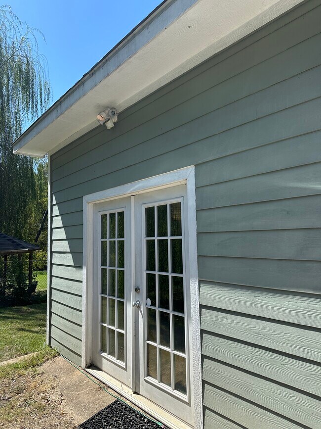 Building Photo - 849 N Third St