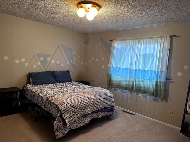 Building Photo - 1202 Mitchell St