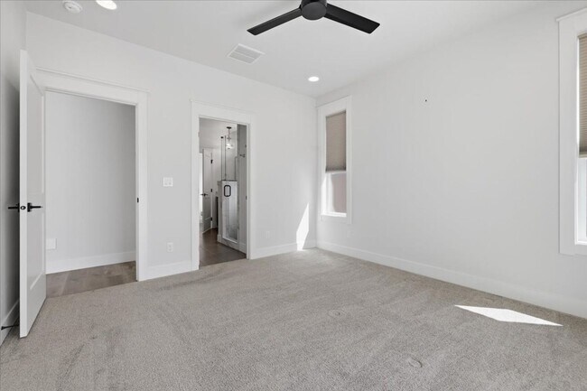 Building Photo - Heart of Eagle 3 Bed 2.5 Bath