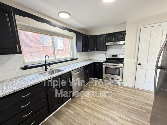 Building Photo - 8652 White Ave