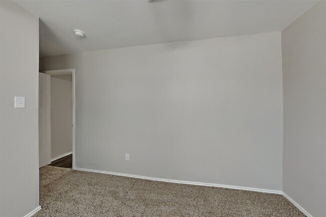 Building Photo - 1806 Usher Ct