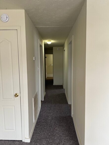Building Photo - 2411 Scovel St