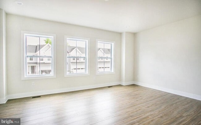 Building Photo - 665 Levering St