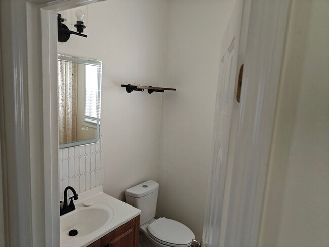 Building Photo - 3840 Goforth Dr