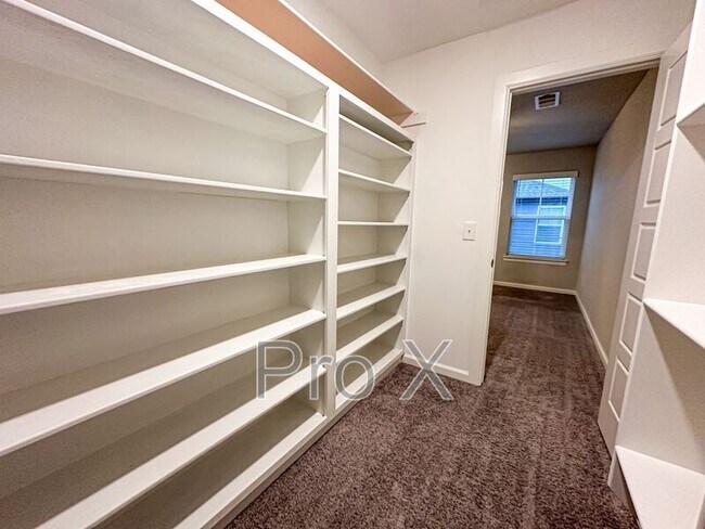 Building Photo - 1733 W Whitney Ln