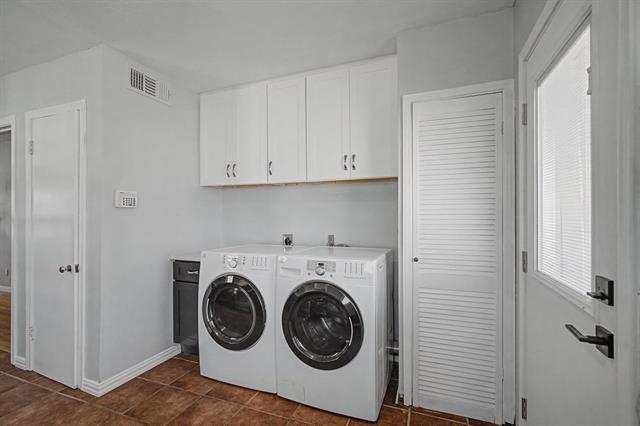 Building Photo - 422 N Pecan St