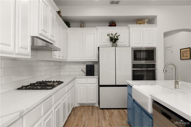 Building Photo - 33 Aqualina Wy
